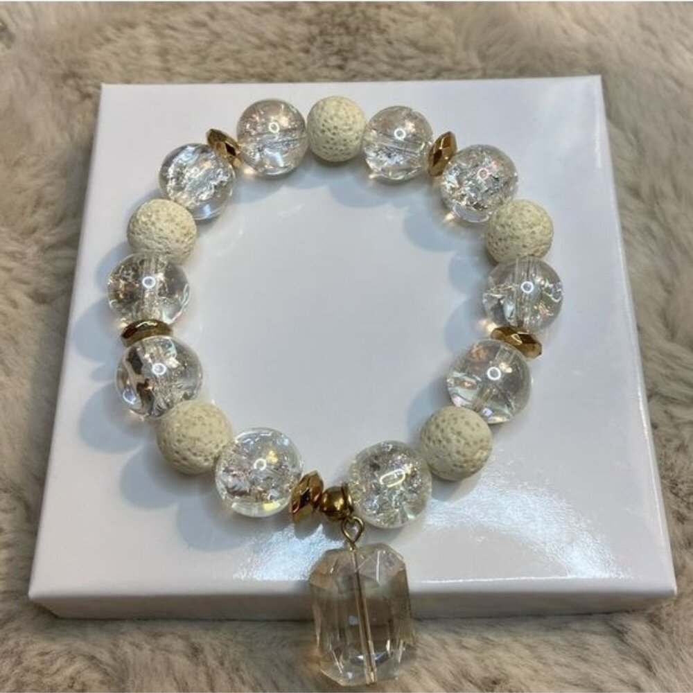 Handmade Bracelet diffusing essential oils - Picture 3 of 4